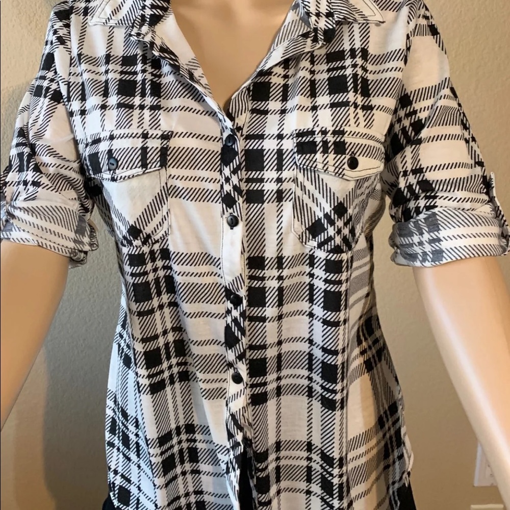 Women’s black & white plaid shirt